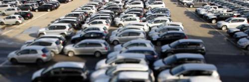 In Italia crolla il mercato dell'auto