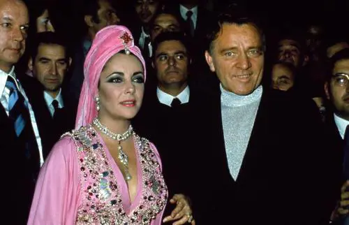 Liz e Burton, rivive l'amore tra sesso, litigate e Frascati