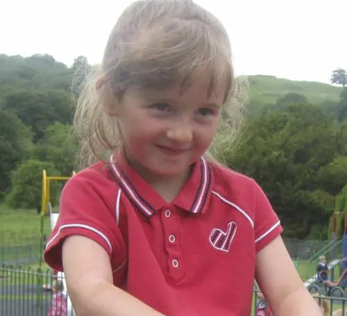 La piccola April persa nel buio Arrestato il vicino di casa