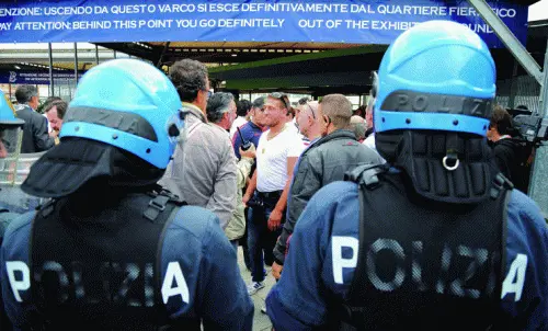 La minaccia dei lavoratori Ilva: «Siamo pronti a spaccare tutto»