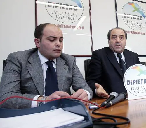 Il leader dell'Idv Antonio Di Pietro e l'amico Maruccio