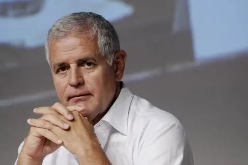 Formigoni: "Chissà se con gli attacchi di Repubblica c'entra che De Benedetti ha interessi sanitari in Lombardia"