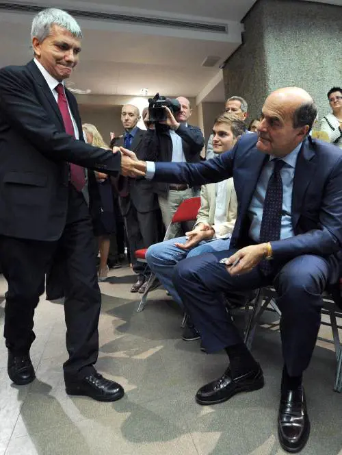 Addio Monti, meglio i gay Il Pd scarica prof e Casini 