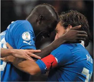 Pirlo e Balotelli i piloti dell'Italia decollata a San Siro