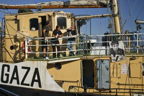 La Marina israeliana blocca una nave di attivisti pro Gaza: c'è un italiano a bordo