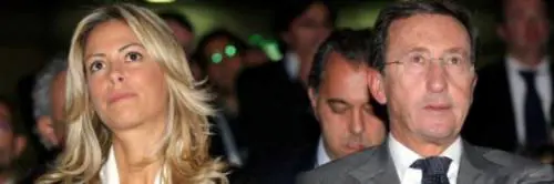 I segreti di Elisabetta Tulliani: dai lavori nella casa al caso del passaporto