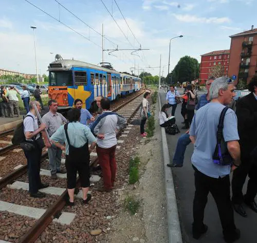 Un binario lungo 130 anni La Limbiate-Comasina torna a viaggiare in tram