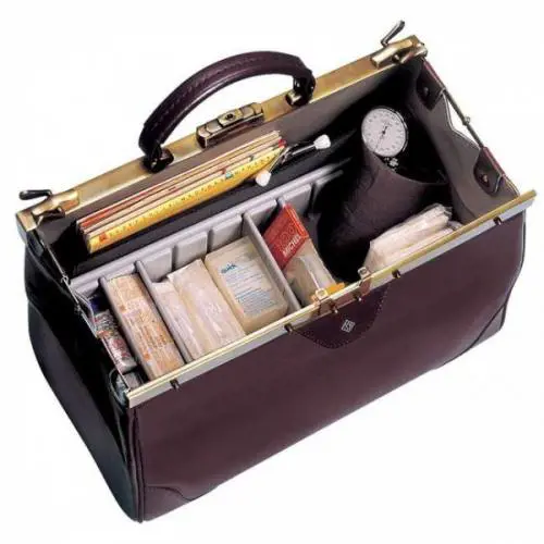 La nuova borsa del medico: ecco cosa entra e cosa esce