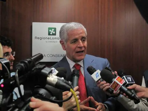 Lombardia, si scioglie il Consiglio regionale