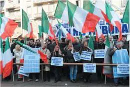 La rivolta del web: "In piazza 5 milioni di persone"