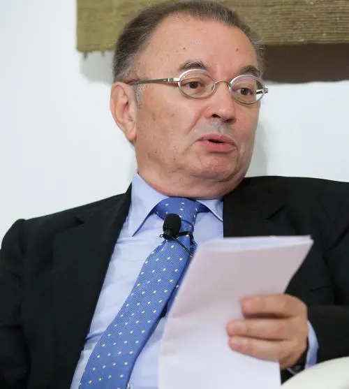 Monti fischiato dalle famiglie Squinzi: «Moriamo di tasse»