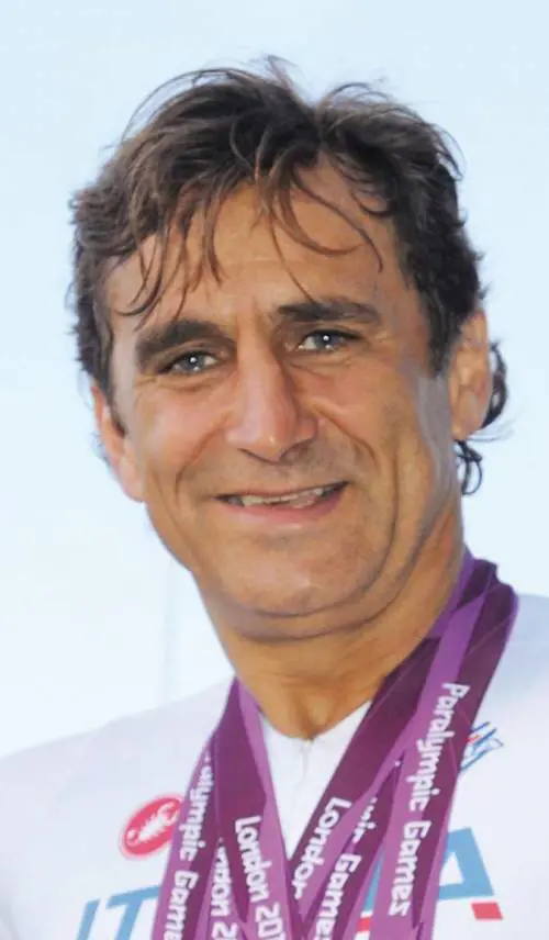Deriso sui social per l'handicap: Zanardi risponde da campione