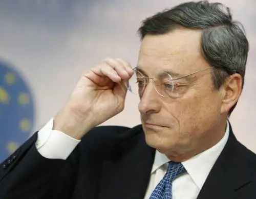 Berlino contro Draghi: "Lo scudo anti spread viola il mandato della Bce"