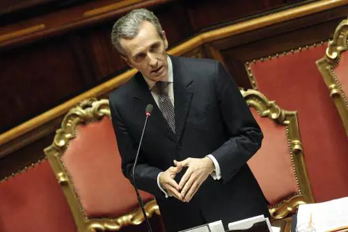 L'annuncio a sorpresa di Grilli: "Giù l'Irap dal 2014". Forse