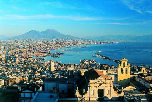 I turisti rivalutano Napoli: la quinta città europea nella top ten di Tripadvisor