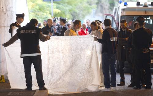 Roma, ucciso uomo in strada: si teme regolamento di conti