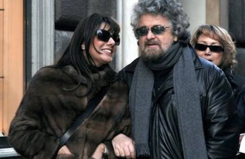 Beppe Grillo con la moglie Parvin Tadjik