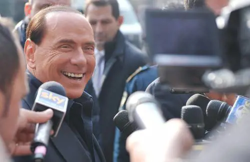 Berlusconi all'attacco di governo e partiti