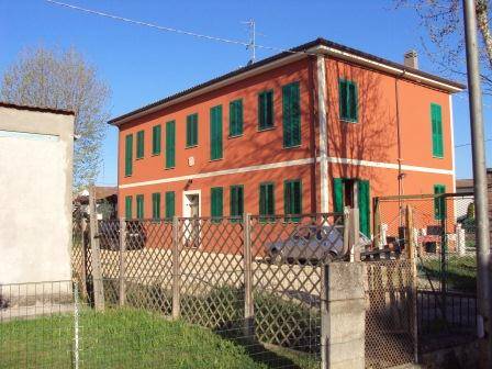 Esterno della scuola in vendita
