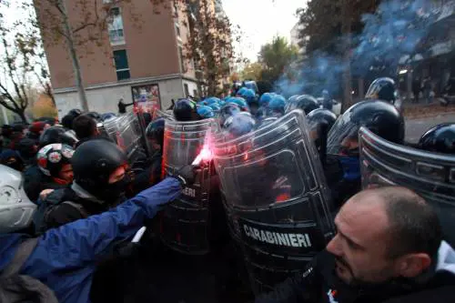 "Mio figlio è un violento il gip sbaglia a scarcerarlo"