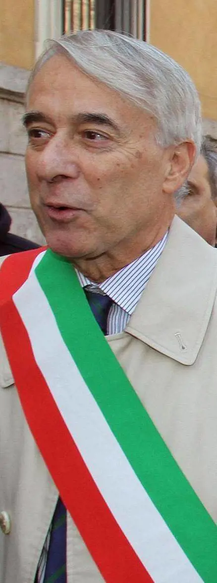 Stabilità avanti a fiducie, sindaci in rivolta