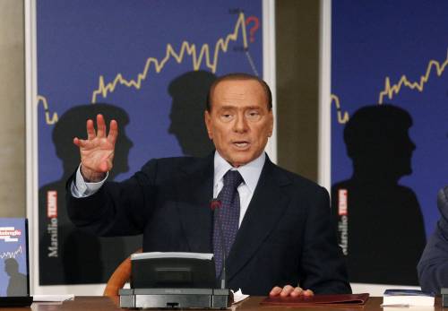 Berlusconi: "Tornare in campo? Ci sto pensando". Alfano: "Se si candida le primarie sono inutili"