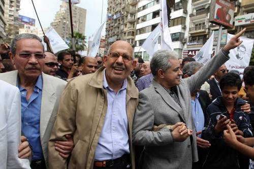 Tra i manifestanti il premio Nobel Mohammed El-Baradei