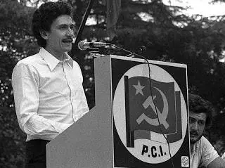 D'Alema; "Chi sta nel Pd deve rispettare Bandiera Rossa"