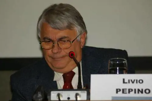 In toga ma schierati coi teppisti: i pm che tifano no global