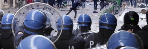 Roma bloccata da cortei e manifestazioni. La Cancellieri: una giornata calda