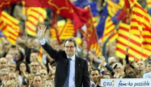La Catalogna tenta la fuga da Spagna e Ue