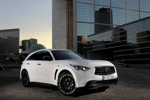 La Infiniti FX Vettel Edition