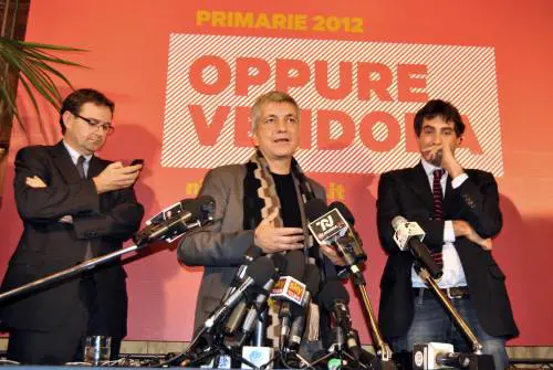 Nichi Vendola nella sala stampa allestita all'hotel Palace di Bari
