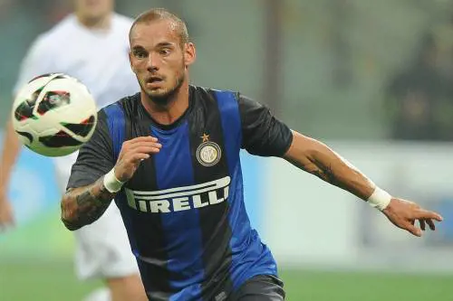 Sneijder, o firma il rinnovo del contratto o non gioca