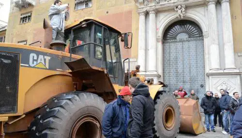 Uilm contro Fiom: «Giocano allo sfascio»