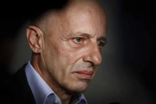 Punito per l'orgoglio, giù il cappello