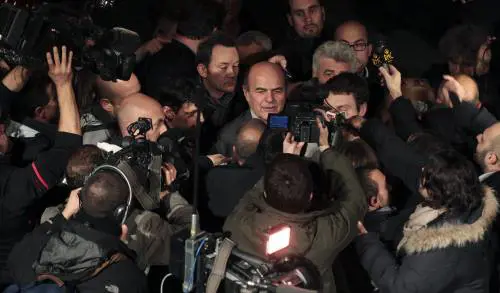 Al Teatro Capranica Pier Luigi Bersani festeggia la vittoria contro Renzi