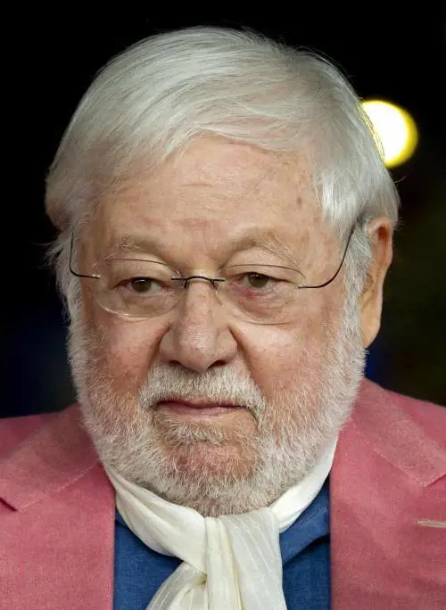 Paolo Villaggio difende Berlusconi: "Cosa c'entra la sua età con la politica?"