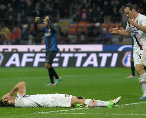 Garcia (a terra) si dispera per l'autorete