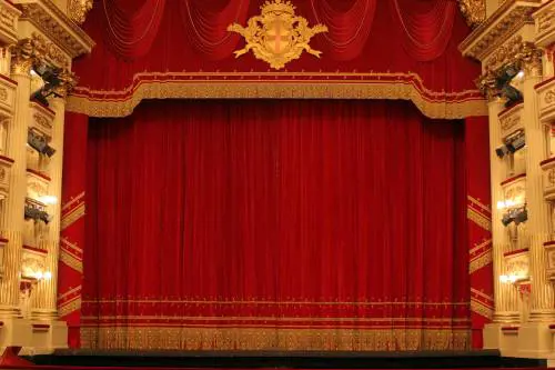 Cosa c'è dietro le quinte? Il laboratorio della Scala