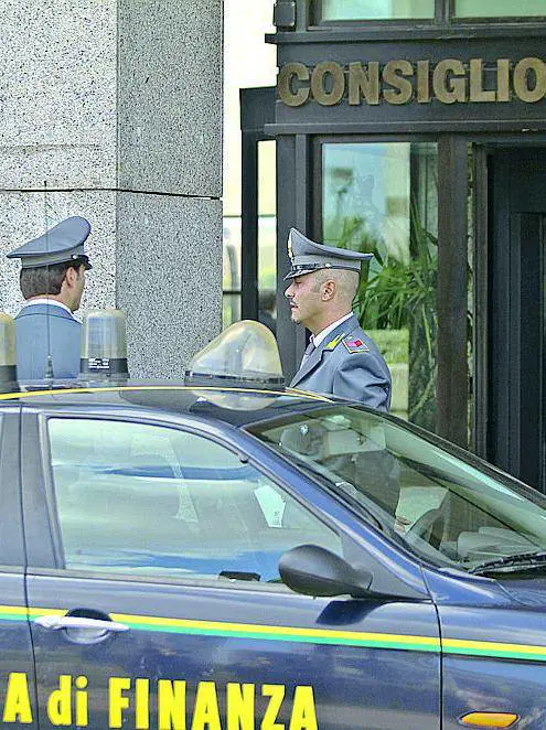 Friuli, blitz della Gdf Scontrini al setaccio per spese sospette