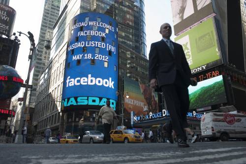 Le quotazioni di Facebook sul Nasdaq di New York