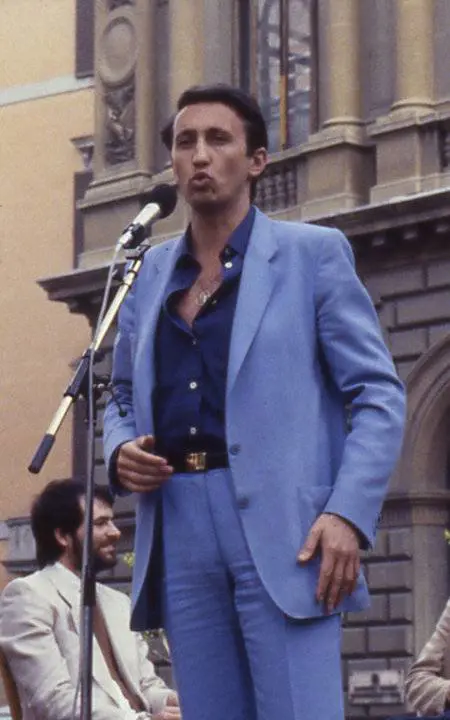 Fini: "Berlusconi appartiene a un'altra era geologica". Ma lui è in Parlamento dal 1983