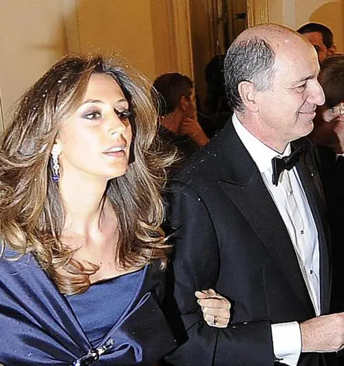 Tra Goga e la moglie di Passera è una gara di eleganza nel foyer