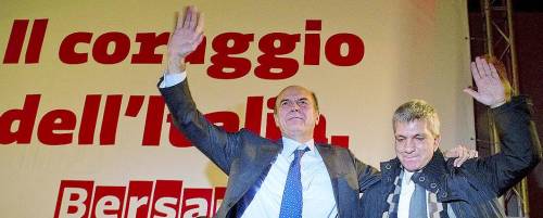 Il segretario del Pd Pier Luigi Bersani con il leader di Sel Nichi Vendola