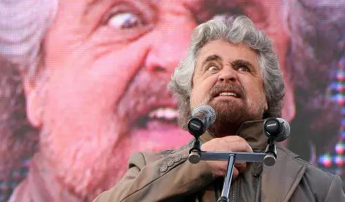 La democrazia di Grillo: fuori chi contesta