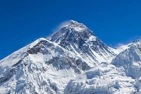 Everest, un 13enne sul tetto del mondo