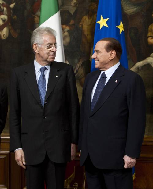 Silvio Berlusconi con il presidente del Consiglio Mario Monti