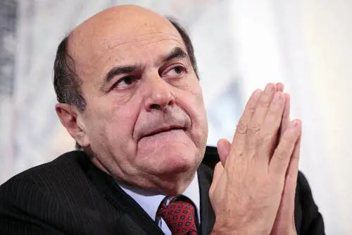 Bersani ossessionato: il fantasma del Cav torna a fargli paura