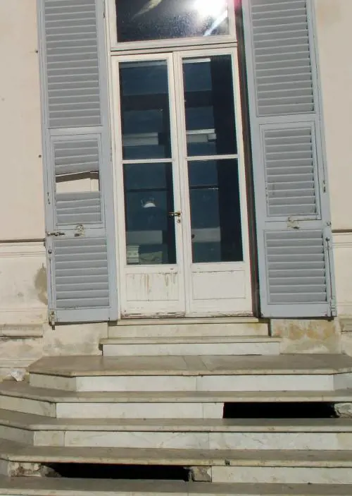 Due custodi per una stanza Ma Villa Croce perde pezzi